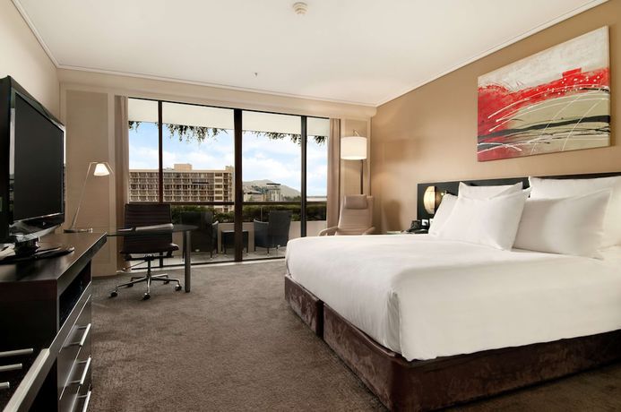 Imagen de la habitación del Hotel Hilton Cairns. Foto 11