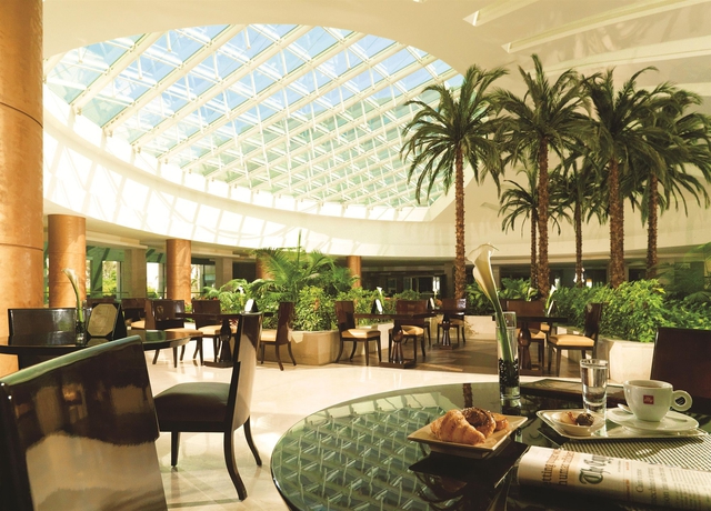 Imagen del bar/restaurante del Hotel Hilton Cairo Heliopolis. Foto 6