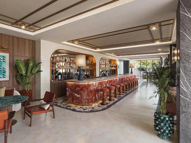 Imagen del bar/restaurante del Hotel Hilton Chania Old Town Resort and Spa. Foto 2