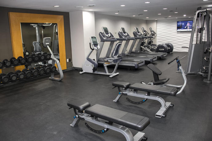 Imagen de los interiores del Hotel Hilton Charlotte University Place. Foto 8