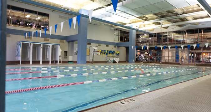Imagen de la piscina del Hotel Hilton Charlotte Uptown. Foto 6