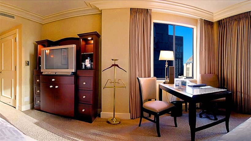 Imagen de los interiores del Hotel Hilton Checkers. Foto 12