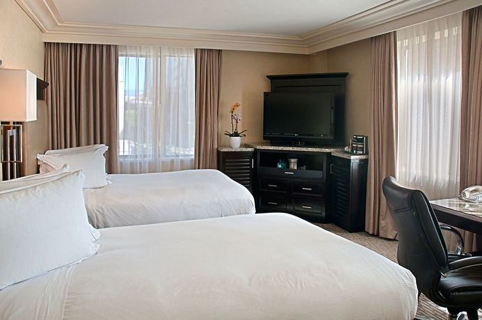 Imagen de la habitación del Hotel Hilton Checkers. Foto 6