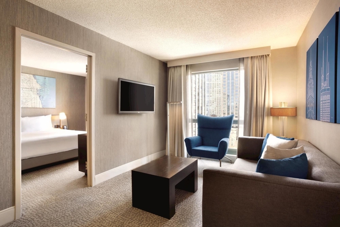 Imagen de los interiores del Hotel Hilton Chicago/magnificent Mile Suites. Foto 12