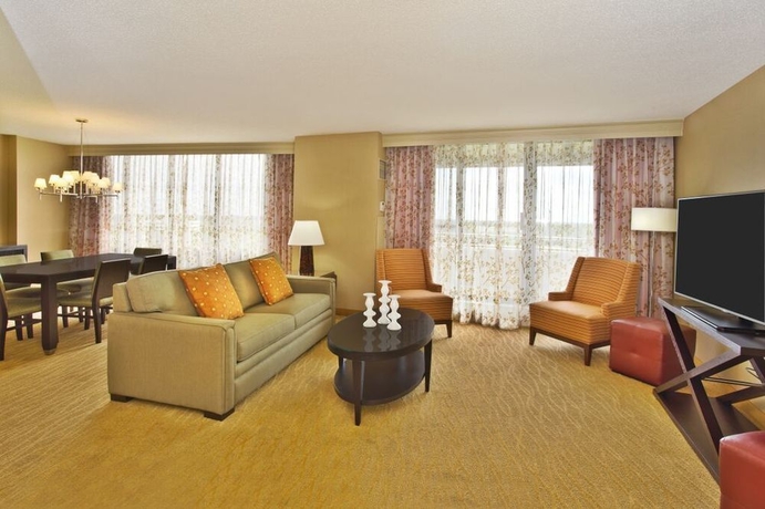 Imagen de la habitación del Hotel Hilton Chicago/oak Brook Hills Resort and Conference Center. Foto 3