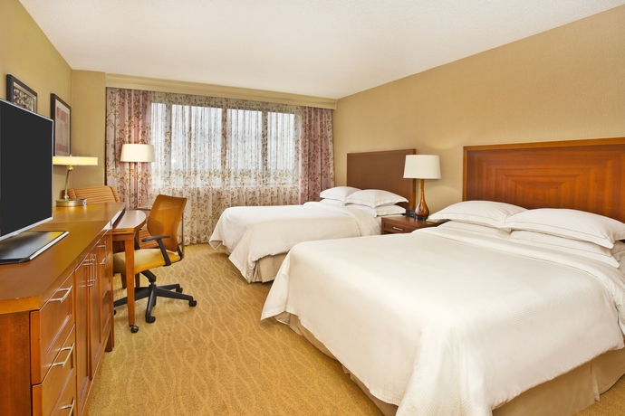 Imagen de la habitación del Hotel Hilton Chicago/oak Brook Hills Resort and Conference Center. Foto 7