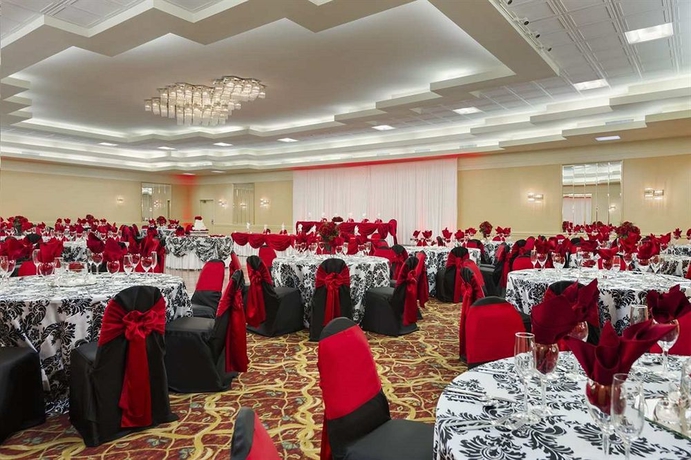 Imagen de los interiores del Hotel Hilton Chicago/oak Lawn. Foto 11