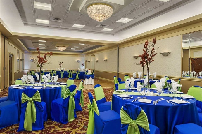 Imagen de los interiores del Hotel Hilton Chicago/oak Lawn. Foto 12