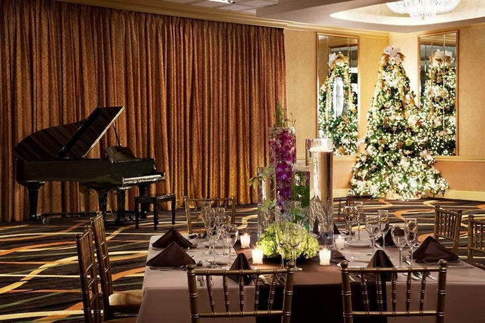 Imagen de los interiores del Hotel Hilton Chicago/oak Lawn. Foto 13