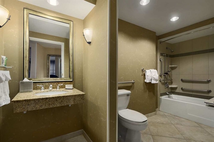 Imagen de la habitación del Hotel Hilton Chicago/oak Lawn. Foto 7