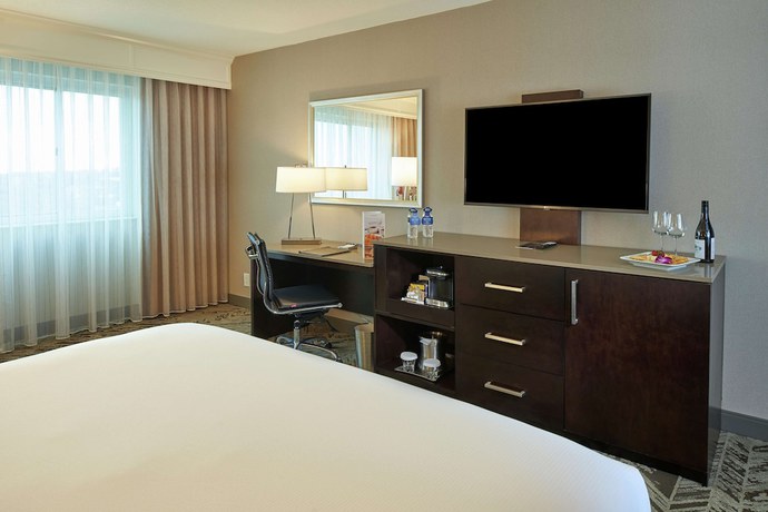 Imagen de la habitación del Hotel Hilton Cincinnati Airport. Foto 2