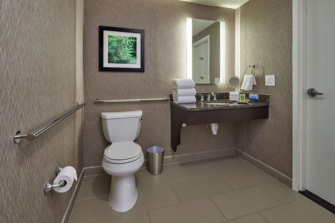 Imagen de la habitación del Hotel Hilton Cincinnati Airport. Foto 12