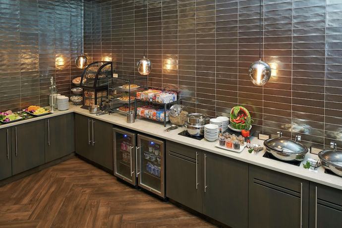 Imagen de la habitación del Hotel Hilton Cincinnati Airport. Foto 14