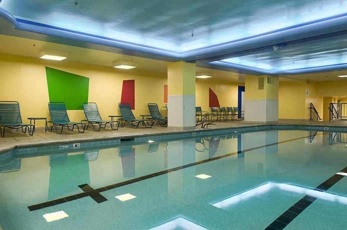 Imagen de la piscina del Hotel Hilton Cincinnati Netherland Plaza. Foto 15
