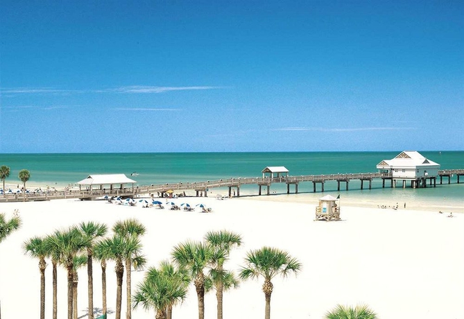 Imagen de los exteriores del Hotel Hilton Clearwater Beach Resort and Spa. Foto 2