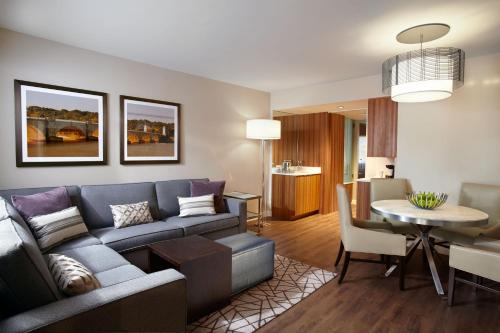Imagen de la habitación del Hotel Hilton Club The District Washington DC. Foto 8