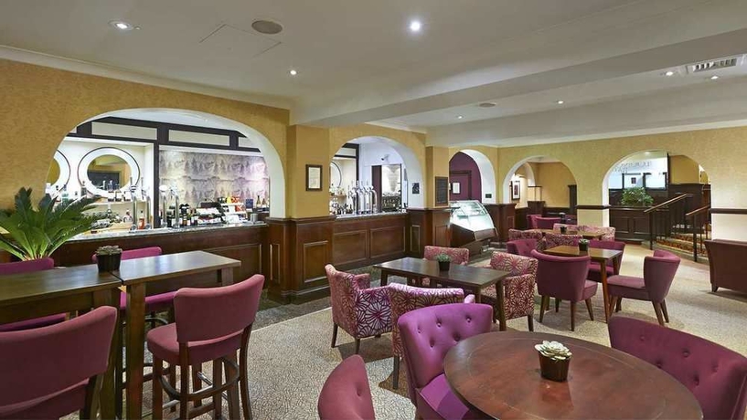 Imagen de los interiores del Hotel Hilton Cobham. Foto 13