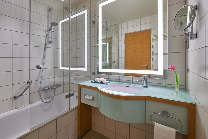Imagen de la habitación del Hotel Hilton Cologne. Foto 3