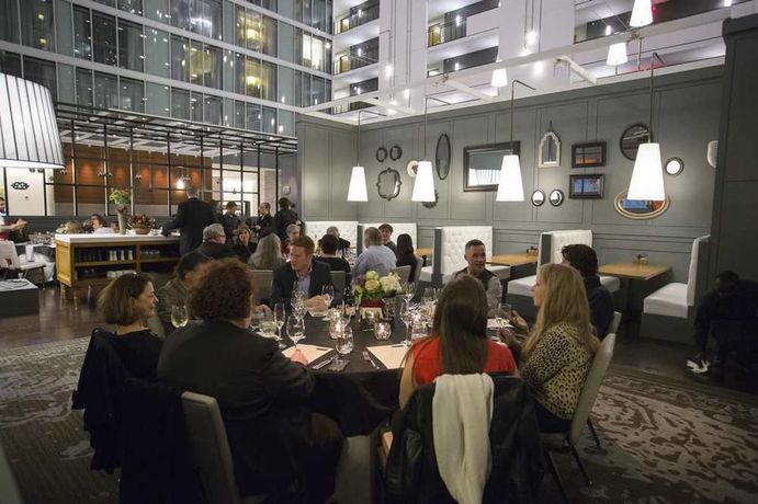 Imagen de la habitación del Hotel Hilton Columbus Downtown. Foto 8