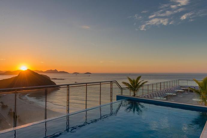 Imagen de la piscina del Hotel Hilton Copacabana Rio De Janeiro. Foto 16