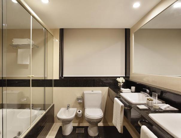 Imagen de la habitación del Hotel Hilton Copacabana Rio De Janeiro. Foto 7