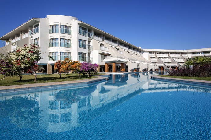 Imagen de la piscina del Hotel Hilton Dalaman Sarigerme Resort and Golf. Foto 16