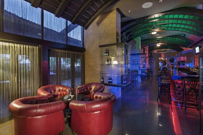 Imagen del bar/restaurante del Hotel Hilton Dalaman Sarigerme Resort and Golf. Foto 3