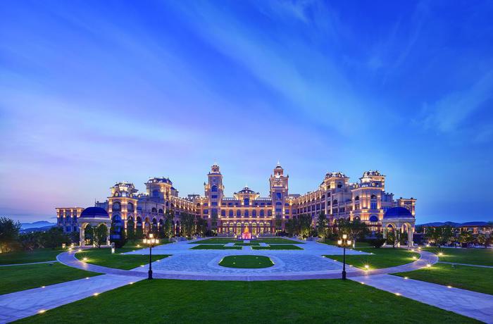 Imagen general del Hotel Hilton Dalian Golden Pebble Beach Resort. Foto 3