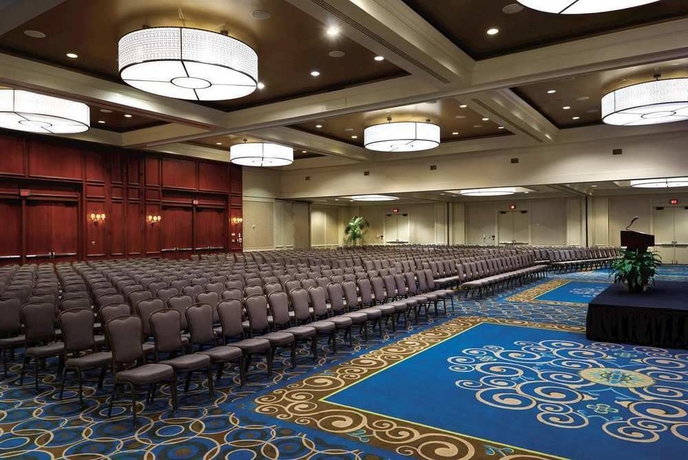 Imagen de los interiores del Hotel Hilton Dallas Lincoln Centre. Foto 11