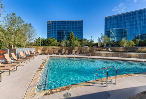 Imagen de la habitación del Hotel Hilton Dallas/plano Granite Park. Foto 3