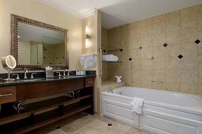 Imagen de la habitación del Hotel Hilton Dallas/rockwall Lakefront. Foto 1