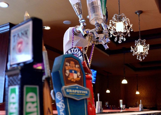 Imagen del bar/restaurante del Hotel Hilton Dallas/southlake Town Square. Foto 8