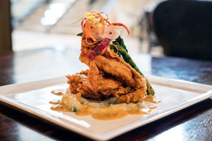 Imagen del bar/restaurante del Hotel Hilton Denver City Center. Foto 2