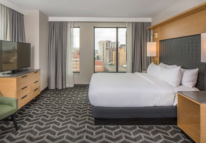Imagen de la habitación del Hotel Hilton Des Moines Downtown. Foto 11