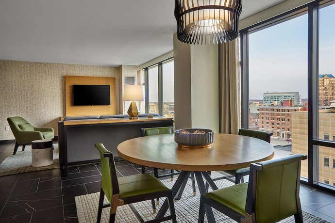 Imagen de la habitación del Hotel Hilton Des Moines Downtown. Foto 14