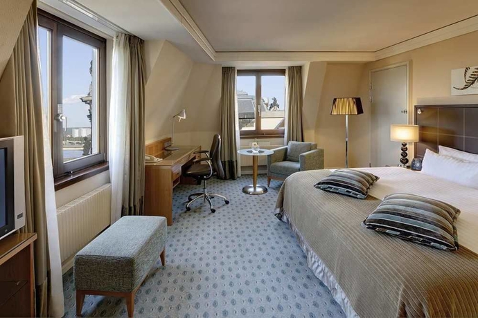 Imagen de la habitación del Hotel Hilton Dresden. Foto 7