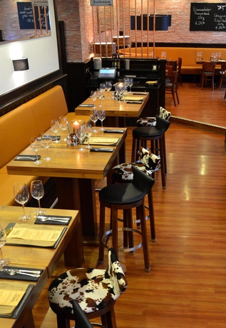 Imagen del bar/restaurante del Hotel Hilton Dresden. Foto 2