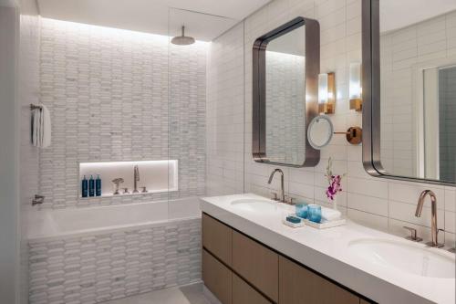 Imagen general del Hotel Hilton Dubai Creek Residences. Foto 5