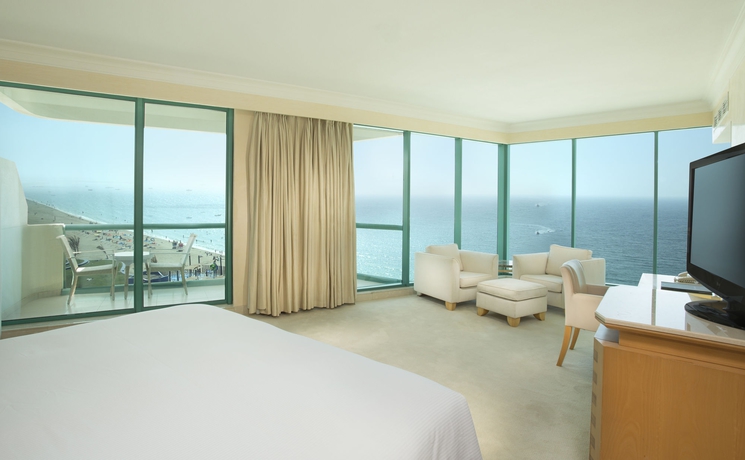 Imagen de la habitación del Hotel Hilton Dubai Jumeirah. Foto 11