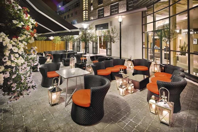 Imagen del bar/restaurante del Hotel Hilton Dublin. Foto 8