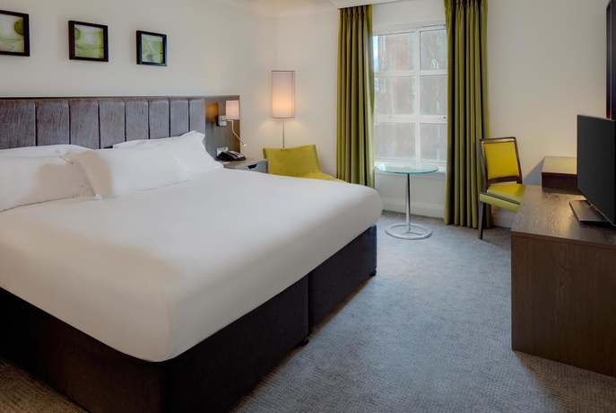 Imagen de la habitación del Hotel Hilton Dublin. Foto 15
