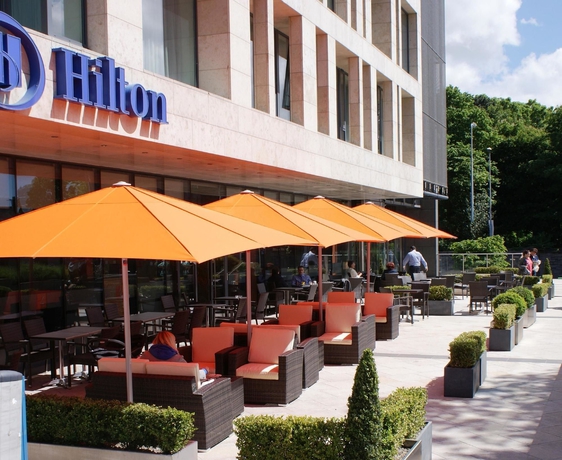 Imagen del bar/restaurante del Hotel Hilton Dublin Kilmainham. Foto 2