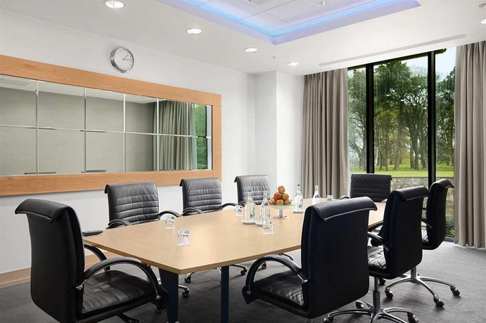 Imagen de los interiores del Hotel Hilton Dublin Kilmainham. Foto 13