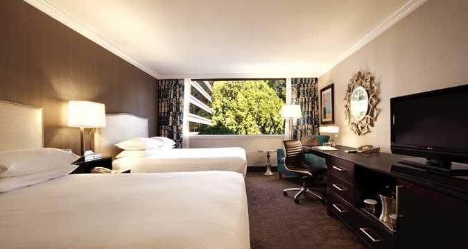 Imagen de la habitación del Hotel Hilton Durham Near Duke University. Foto 9