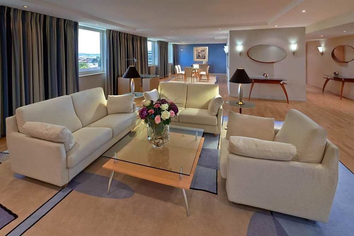 Imagen de los interiores del Hotel Hilton Düsseldorf. Foto 9