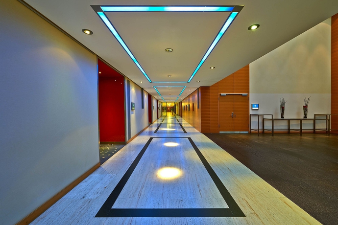 Imagen de los interiores del Hotel Hilton Düsseldorf. Foto 13