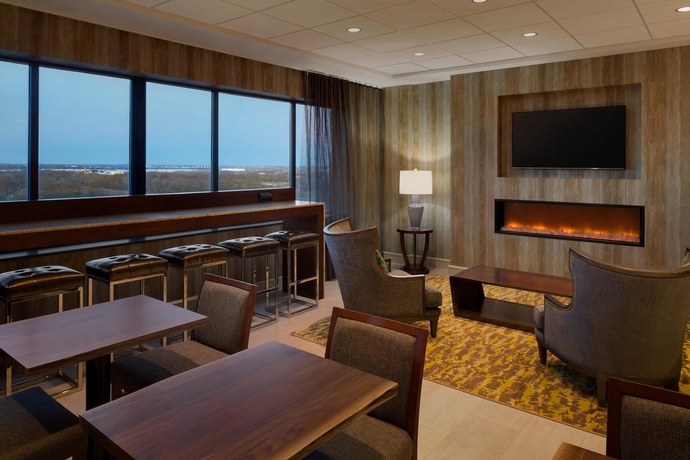 Imagen de la habitación del Hotel Hilton East Brunswick and Executive Meeting Center. Foto 5