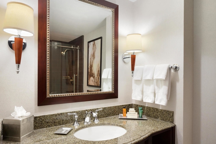 Imagen de la habitación del Hotel Hilton East Brunswick and Executive Meeting Center. Foto 6