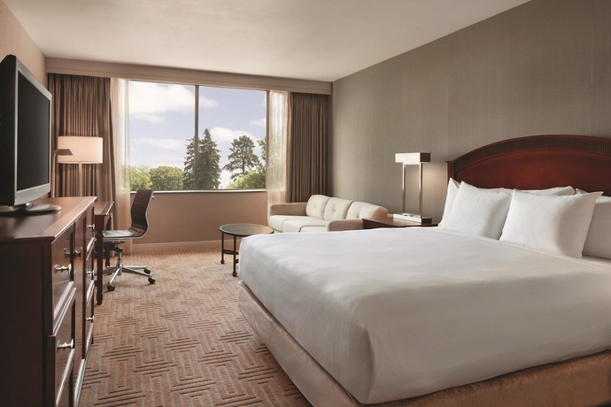 Imagen de la habitación del Hotel Hilton East Brunswick and Executive Meeting Center. Foto 7