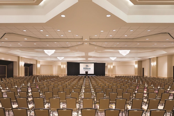 Imagen de los interiores del Hotel Hilton East Brunswick and Executive Meeting Center. Foto 11
